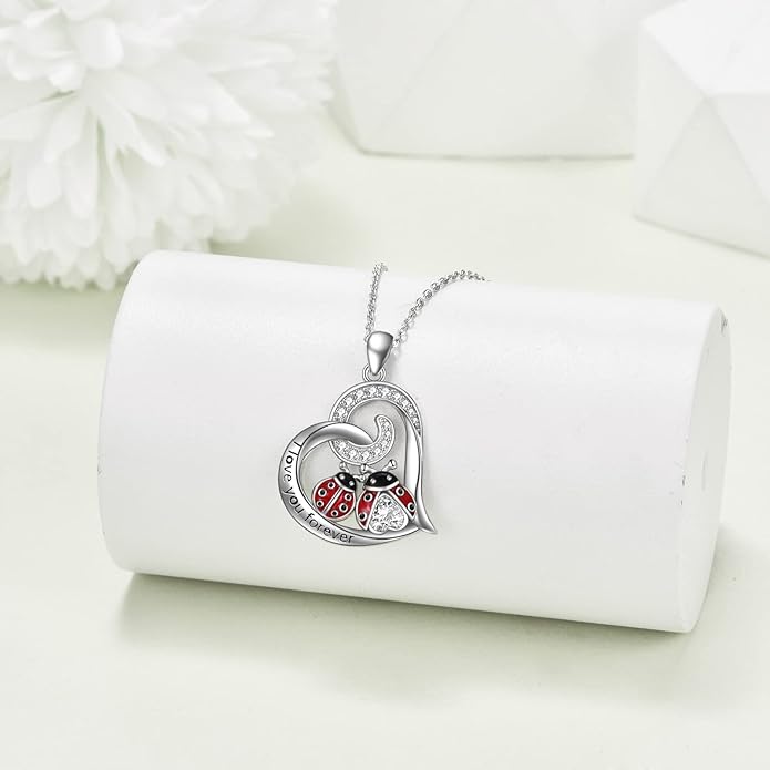 WINNICACA Sterling Silver Cat/Ladybugs/Cow/Cardinal/Hummingbird/Dragonfly Necklace for Women Exquisite Jewelry Gifts for Birthday, Christmas Gifts for Mother and Daughter