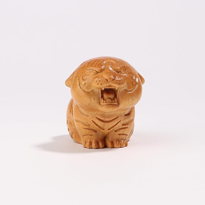Tiger Wooden Figurine,Miniature Wood Gift Handmade Art Carved Small Animal Statue,Desk Decoration Lovely Gift Home Decor Table Living Room Bedroom Desktop Bookshelf Garden Decoration