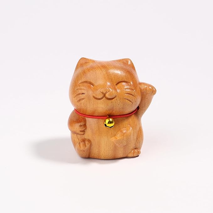 Wooden Maneki Neko Lucky Fortune Cat Figurines, Sculpture Lovely Gift Carved Cat Statue Handmade Wood Kitten Art Carving Work for Home Office Bedroom Living Room Desktop Bookshelf Garden Decoration