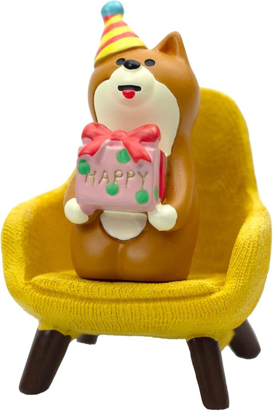 Cute Mini Puppy Holding Gift Figurine - Resin Dog for Office, Home Decoration for Dog Lovers - Yellow Sofa