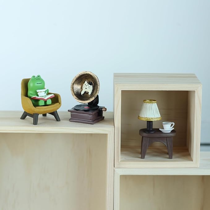 Cute Mini Frog Figurine with Small Sofa Resin Frog Figure for Office Home Decor - Cute Frog Gift for Frog Lovers