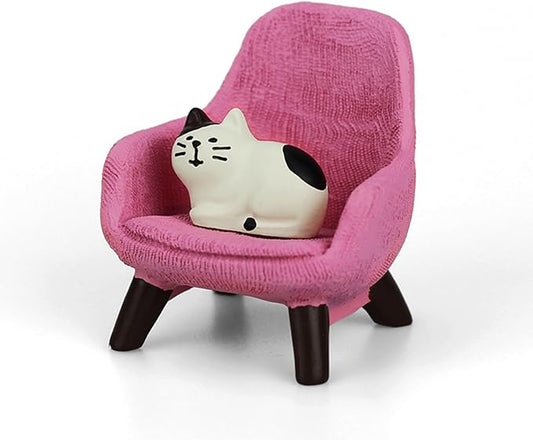 Cute Mini Cat Figurine with Small Sofa Resin Cat Figure for Office Home Decor - Cute Cat Gift for Cat Lovers (Pink Sofa)