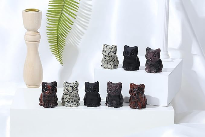 DUQGUHO Red Garnet Cat Gifts Decor Cat Crystals Figurines Gifts for Women Lucky Cute Cat Statue Room Desk Decor for Women Men 1PC