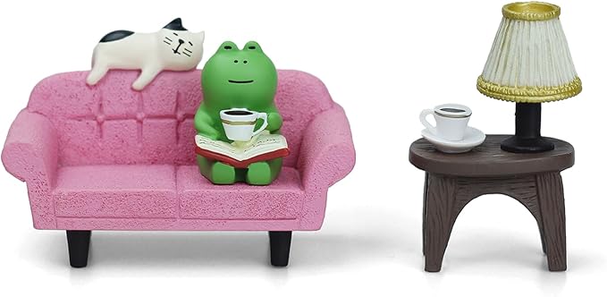Cute Mini Frog Figurine with Small Sofa and Lamp Table Resin Figure for Office Home Decor for Frog Lovers (Pink Sofa)