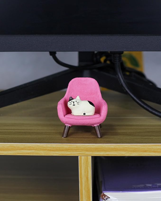 Cute Mini Cat Figurine with Small Sofa Resin Cat Figure for Office Home Decor - Cute Cat Gift for Cat Lovers (Pink Sofa)