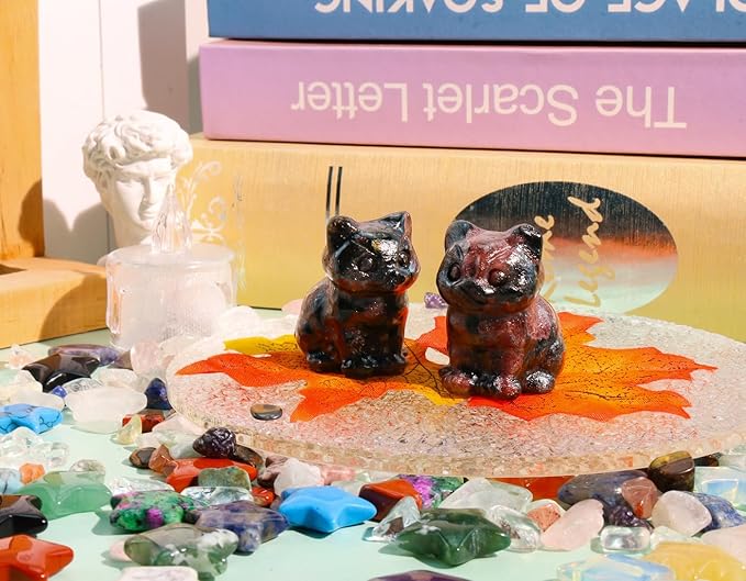 DUQGUHO Red Garnet Cat Gifts Decor Cat Crystals Figurines Gifts for Women Lucky Cute Cat Statue Room Desk Decor for Women Men 1PC