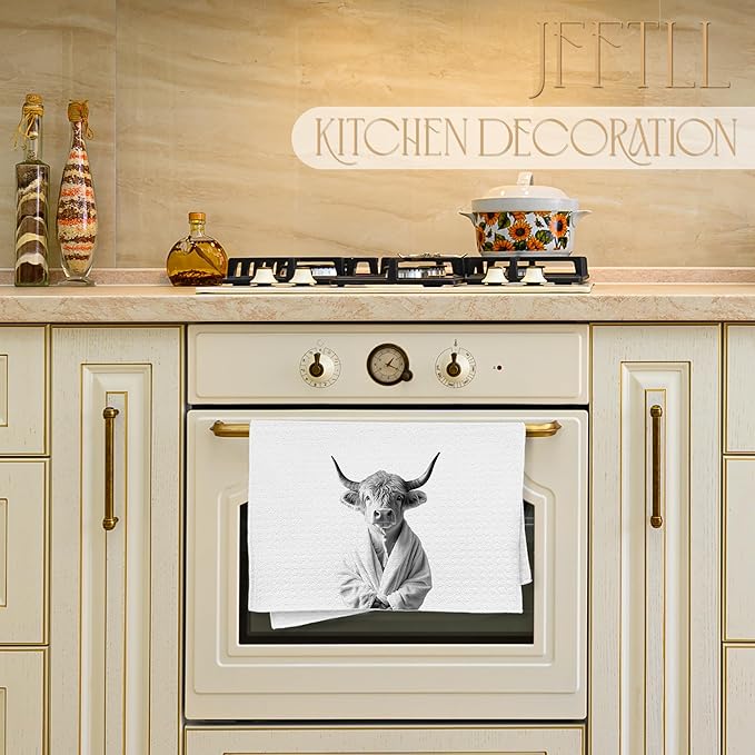 Funny Bathrobe Highland Cow Hand Towels for Bathroom Washroom Restroom Decor, Cow Lovers Gifts, Farmhouse Western Bathroom Hand Towels, 16x24 Inch