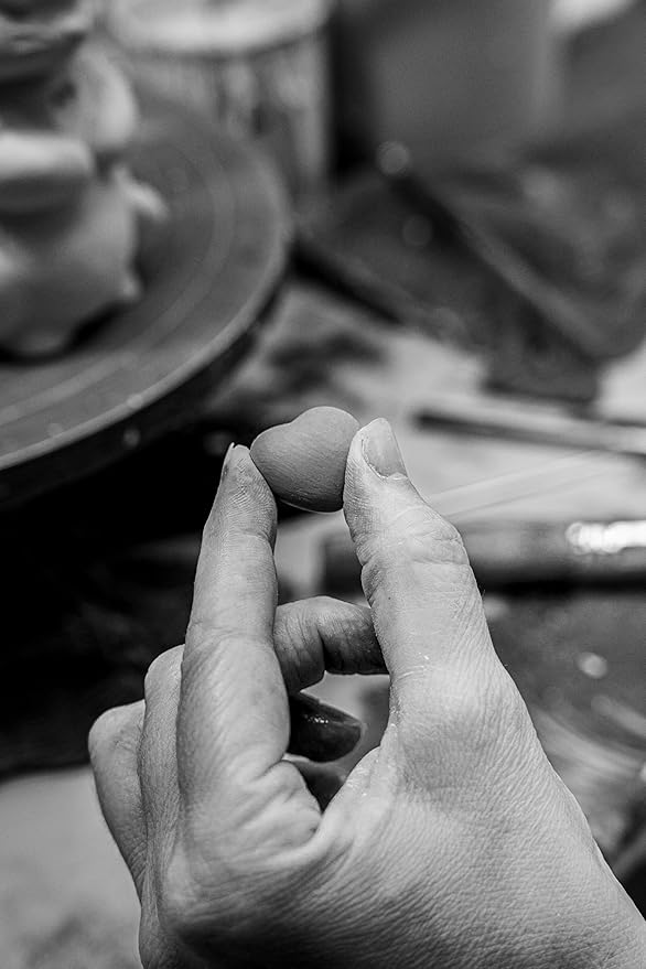 LLADRÓ Porcelain Figure Whiskers-Playful Cat from The Lovely World Collection Dedicated to Love. Decorative Figure of a Cat in Matte White Porcelain with a Red Heart