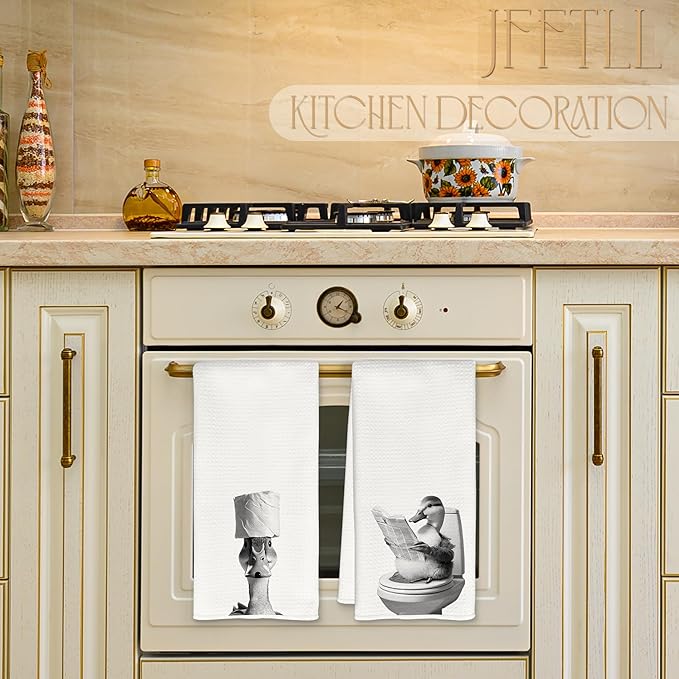 Funny Toilet Newspaper Duck Bathroom Hand Towels, Gifts for Duck Lovers Women Hand Towels for Bathroom Washroom Restroom Decor, 16x24 Inch Set of 2