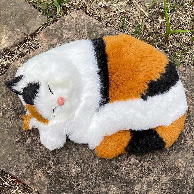 Realistic Plush Sleeping Cat Figurine, Simulation Faux Fur Kitty, Lifelike Kitten, Home Office Shelf Decorative Statue, Crazy Cat Lady Gift, Synthetic Fur Pet Replica (Calico)