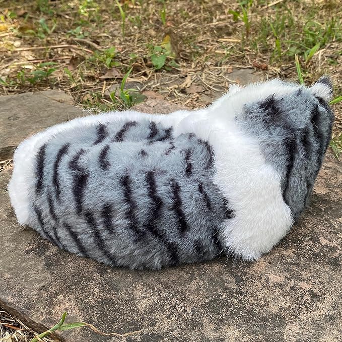 Realistic Plush Sleeping Cat Figurine Simulation Kitty Lifelike Kitten Home Office Shelf Decorative Statue, Synthetic Fur Pet Replica (Gray-Tabby)