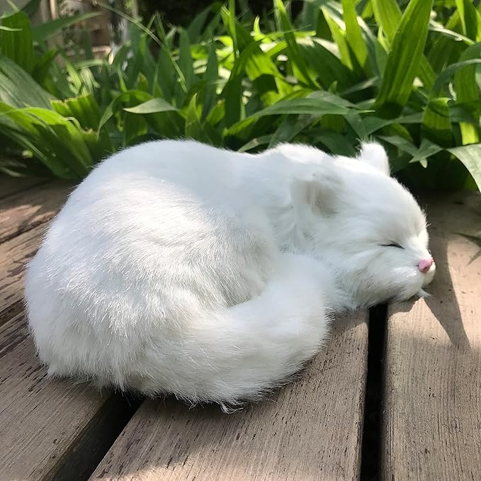 Realistic Furry Sleeping Cat Figurine Simulation Kitty Lifelike Kitten Home Office Shelf Decorative Statue, Synthetic Fur Pet Replica (White)