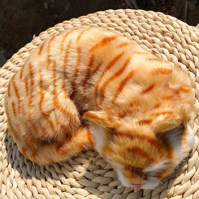 Realistic Furry Sleeping Cat Figurine Simulation Kitty Lifelike Kitten Home Office Shelf Decorative Statue, Synthetic Fur Pet Replica (Tabby)