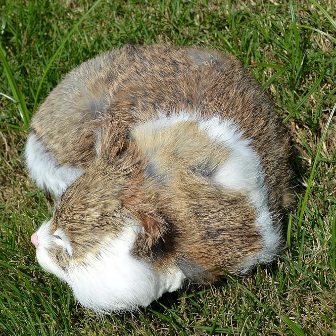 Realistic Furry Sleeping Cat Figurine Simulation Kitty Lifelike Kitten Home Office Shelf Decorative Statue, Synthetic Fur Pet Replica (Brown)