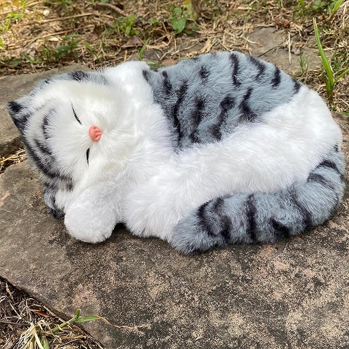 Realistic Plush Sleeping Cat Figurine Simulation Kitty Lifelike Kitten Home Office Shelf Decorative Statue, Synthetic Fur Pet Replica (Gray-Tabby)